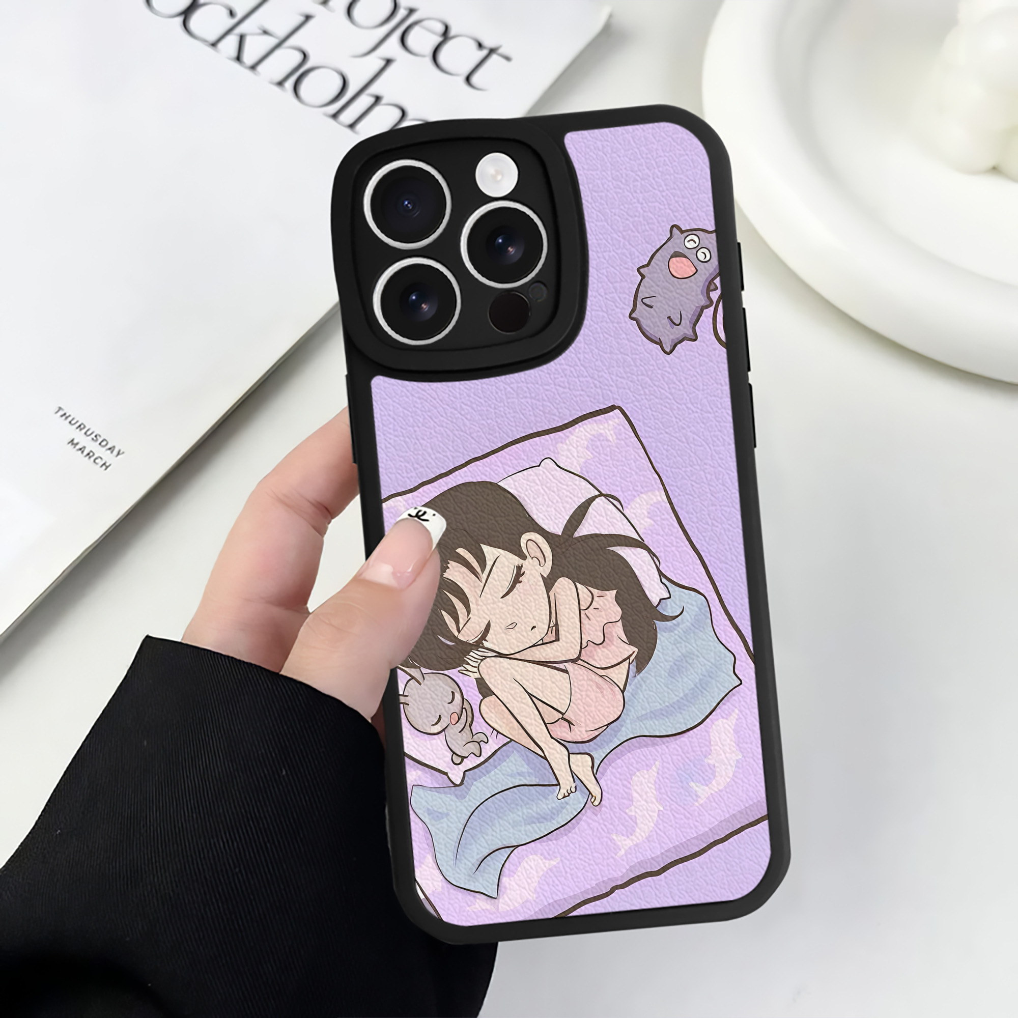 （画像用） 名探偵コナン Detective Conan 【iPhone 16シリーズ対応】シリコンスマホケース（レザー調） 材質：シリコン